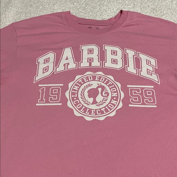 Barbie women’s size Medium Pink Short Sleeve Tee 1959 limited edition collection - Picture 13 of 15